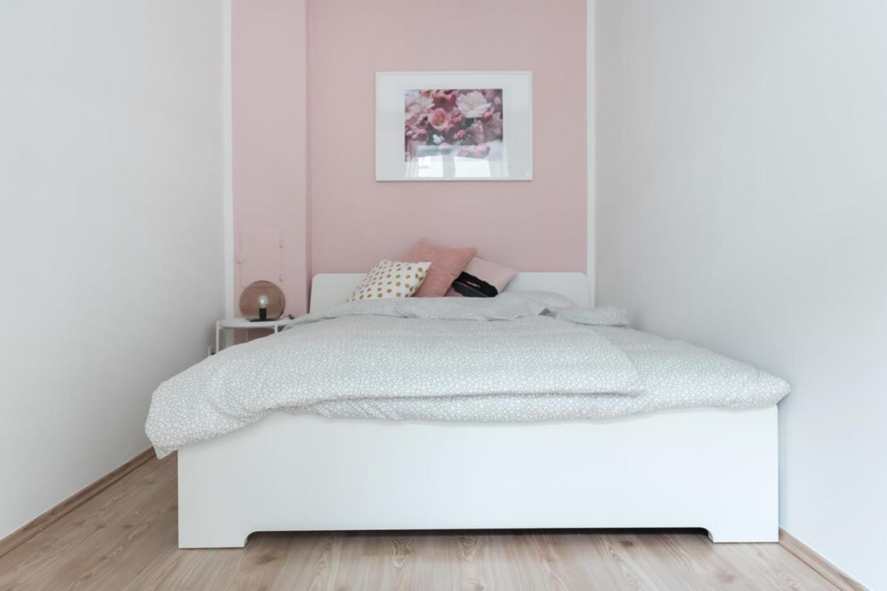 Nice Apartment in Lovely Area 2