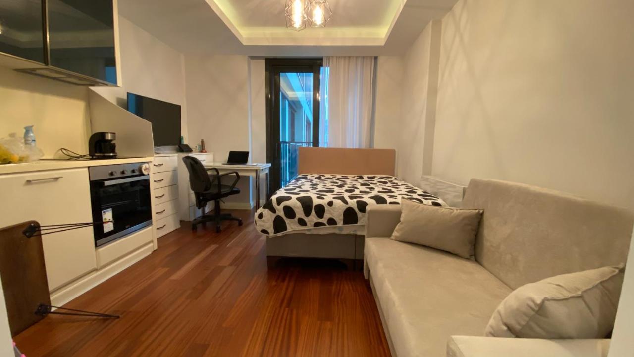 Studio Flat-One Room in Lux Residence Near Taksim-Beyoglu