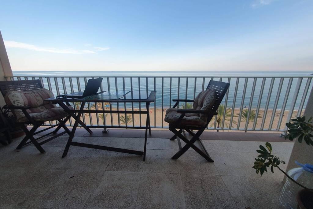 Primera Linea de Mar, 6o Piso Amplio Y Piscina Comunitaria