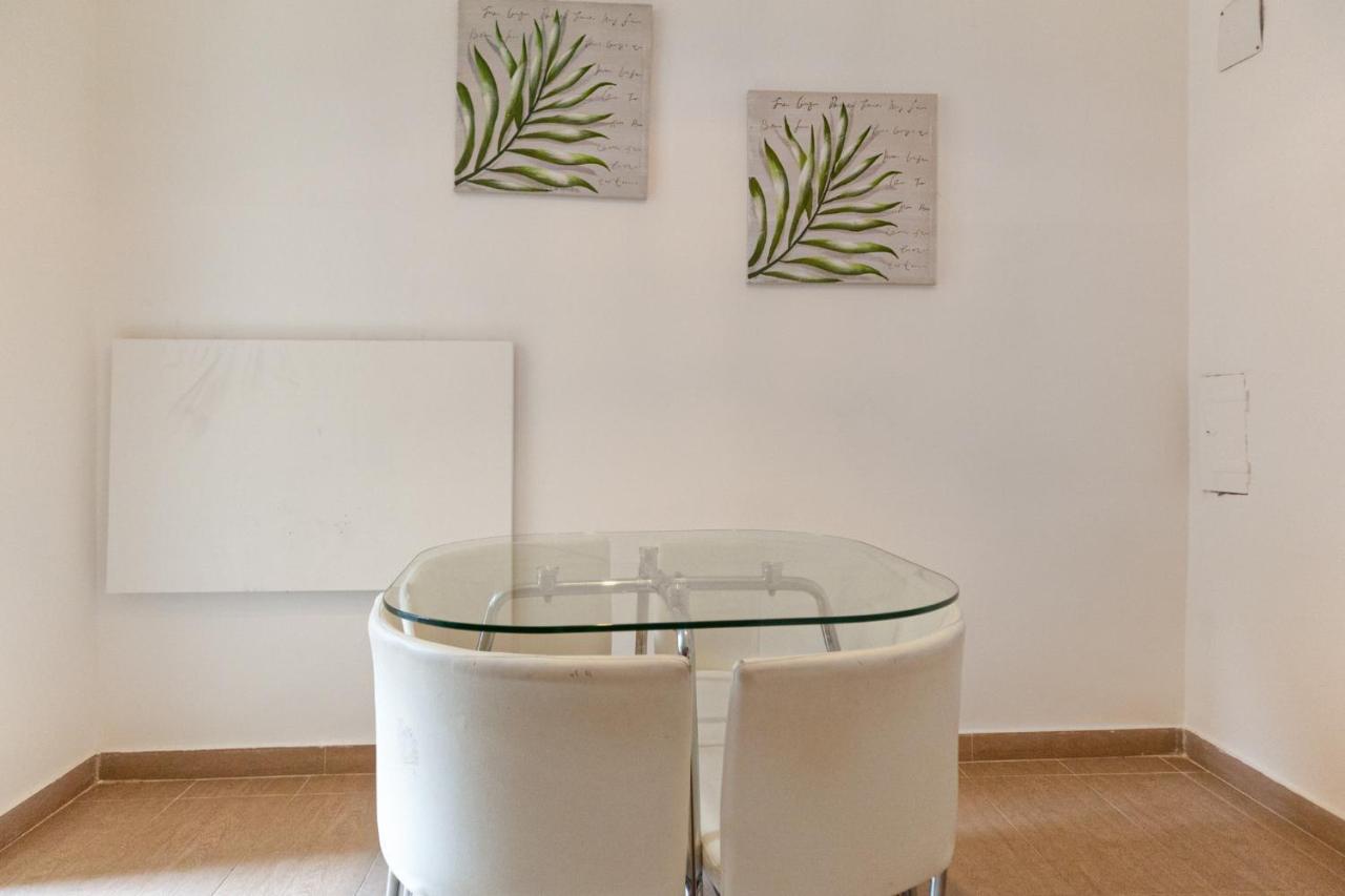 Simple Apt W Full Kitchen Wiener Stadthalle 2