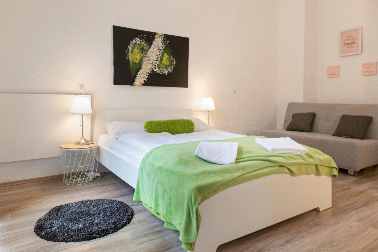 Superb 3 Apt Complex for 9p Near Wiener Stadthalle 1