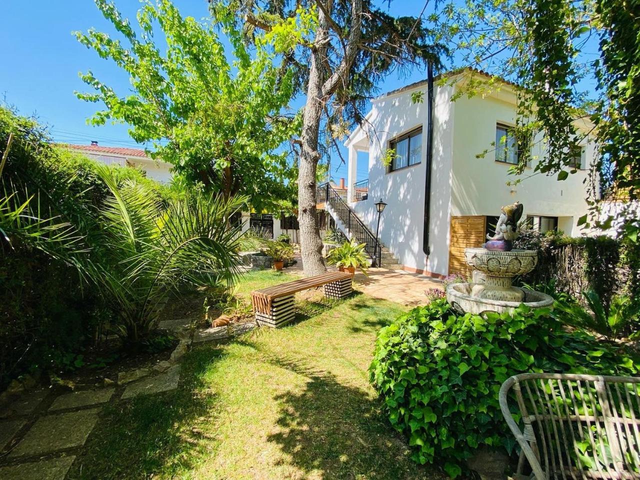 Charming Apartment in a Duplex with Garden & Balcony 1