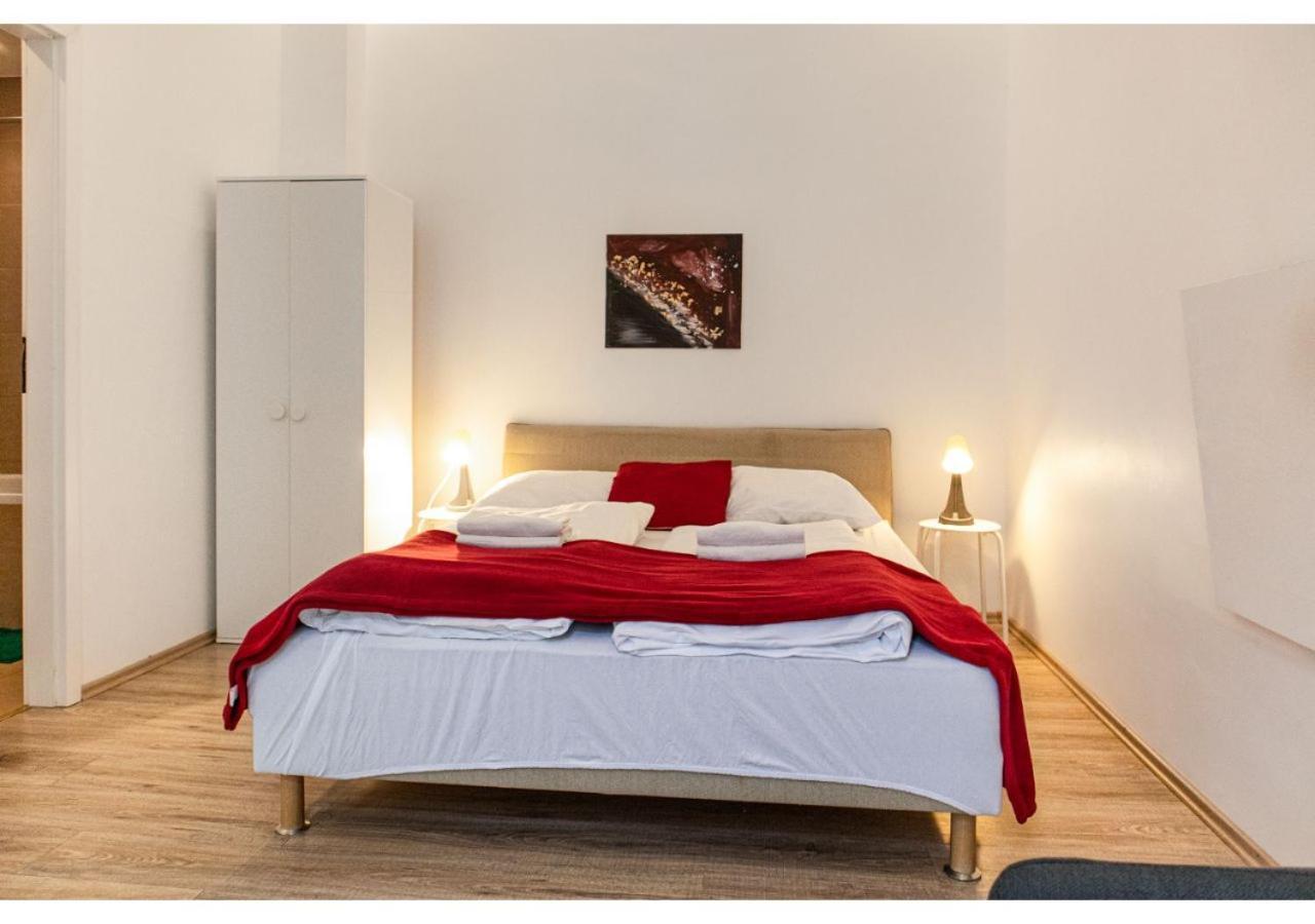 Sleek Studio Apt - Suitable for Longstays 2