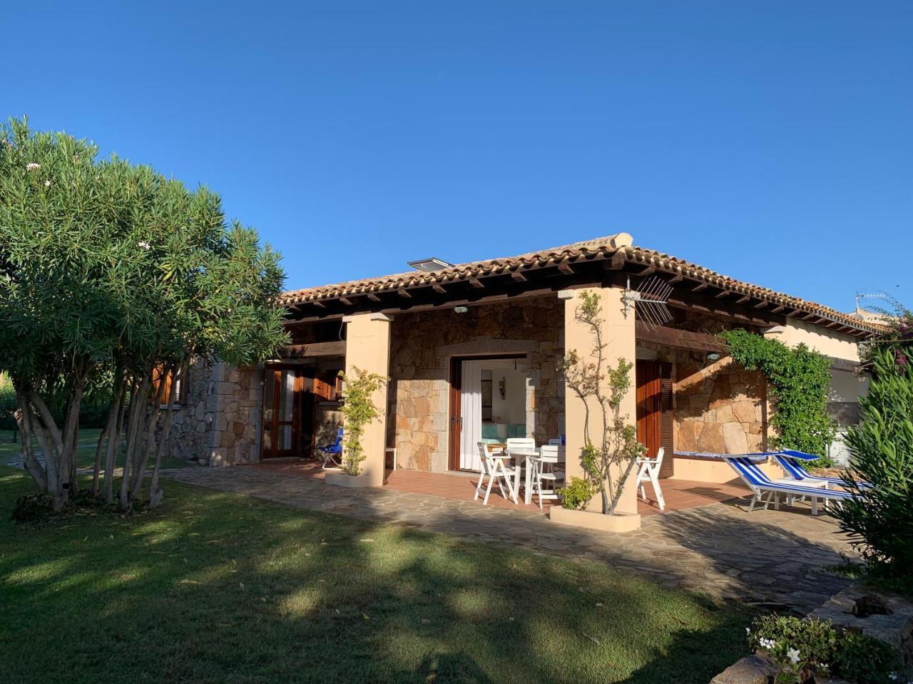 Bouganvilla by the Beach - San Teodoro 1