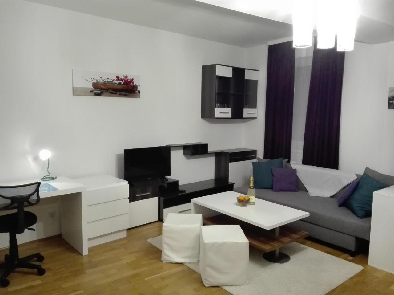 1,5 Zimmer-Apartment Oder Elegantes Home-Office (Adults Only)