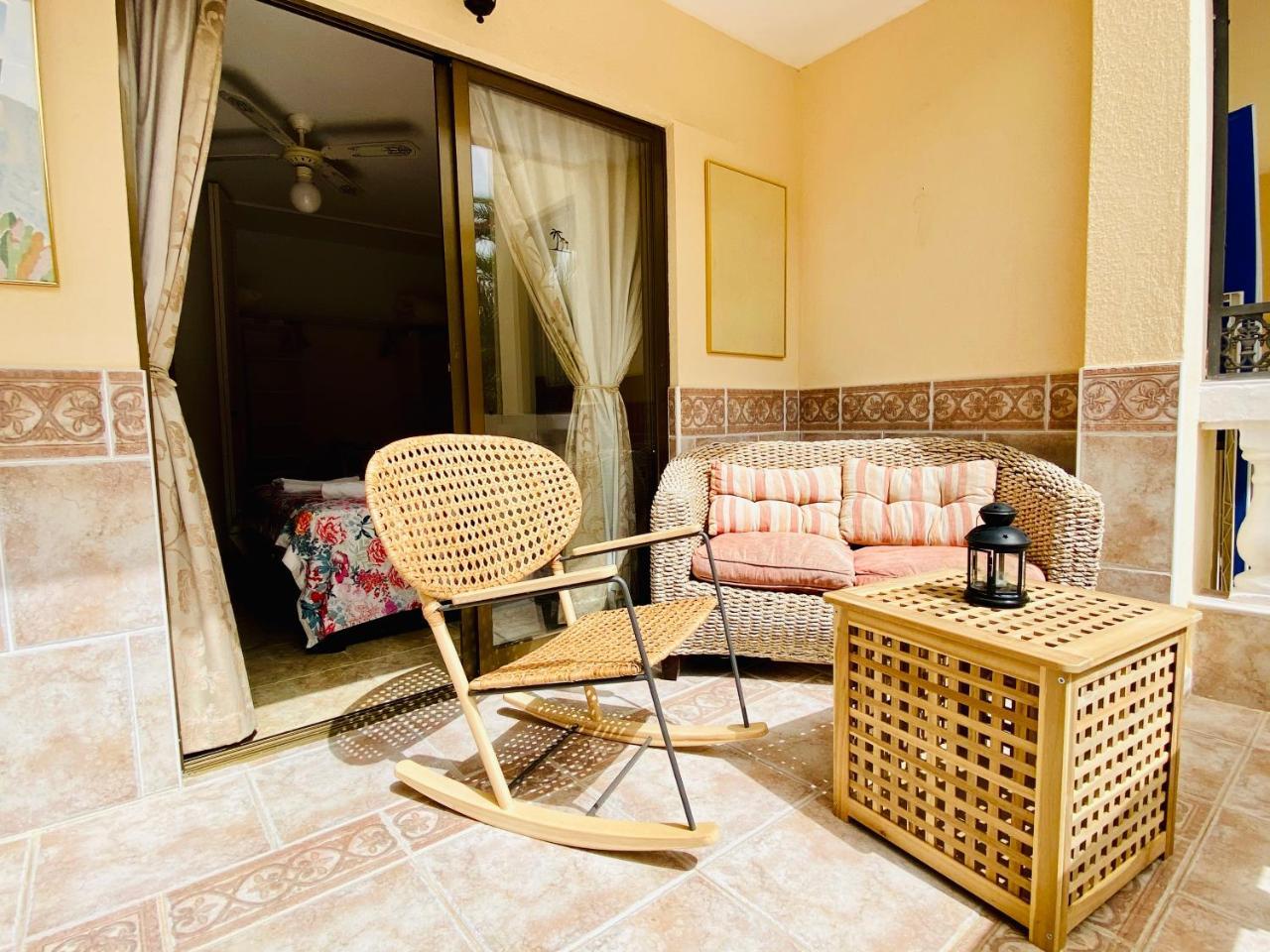 Castle Harbour Melanie's Apartment by Lovetenerife