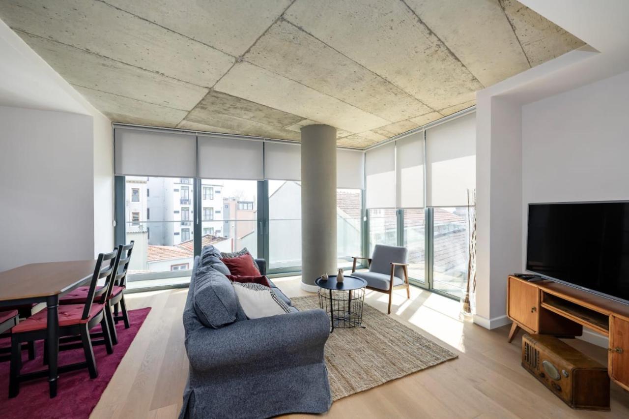 Beautiful Airy Duplex 2bd25bath Central Gem #172