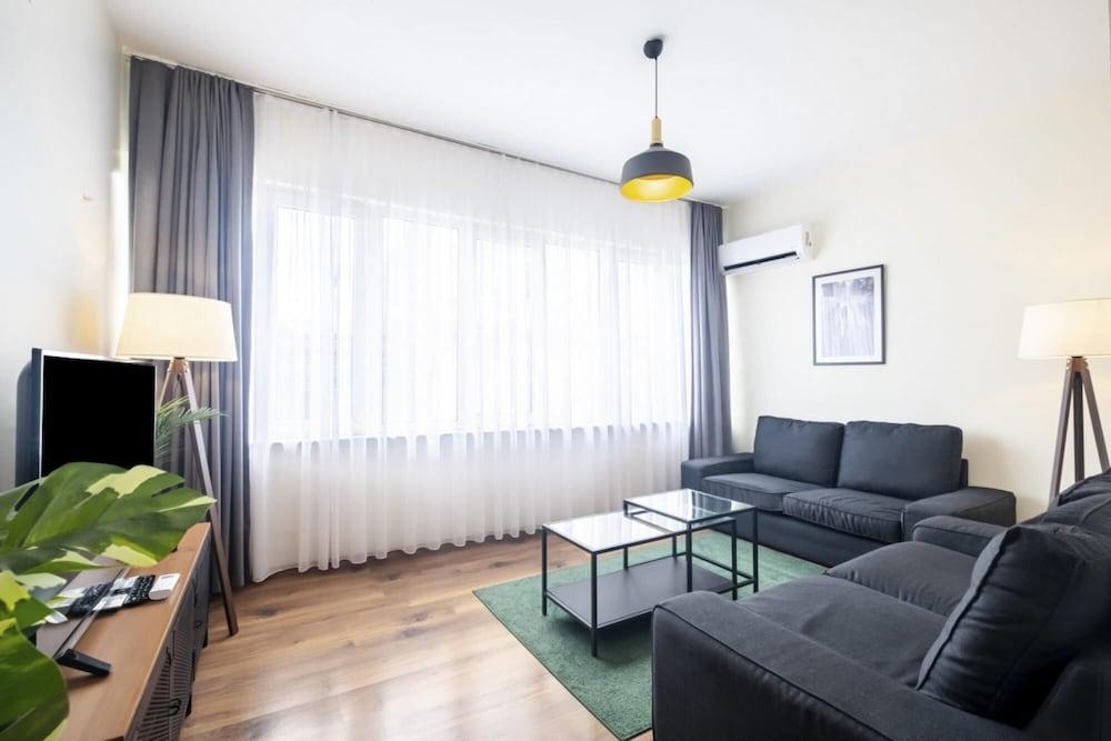 Lovely Flat 6 Min To Taksim Square in Cihangir