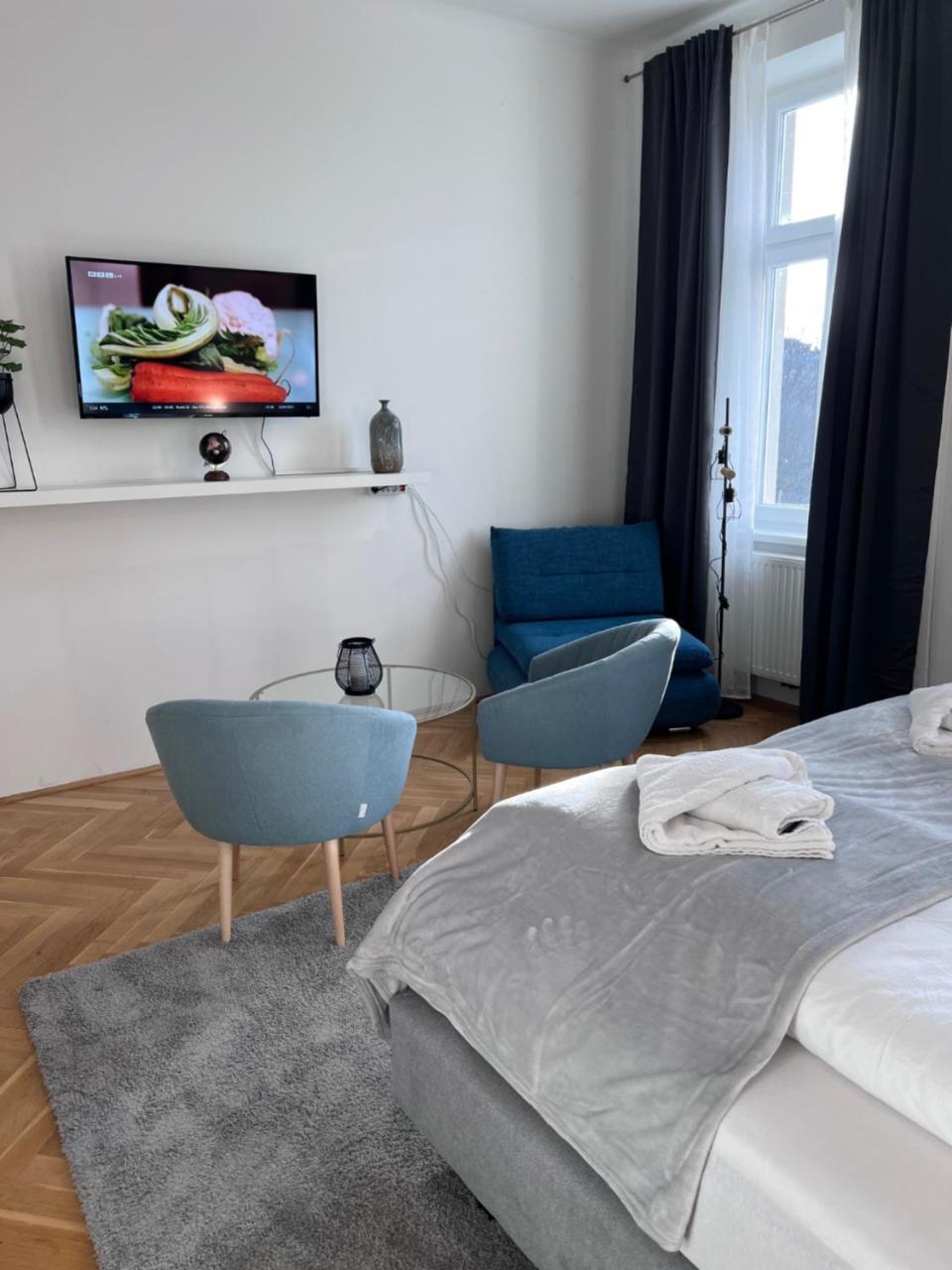 Delightful 1 Bedroom Near Schonbrunn And Westbahnhof with Big Porch 1