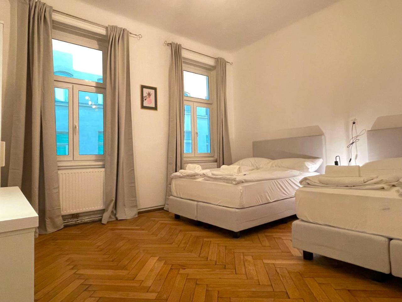 Luxury Apartment at Famous Vienna Kutschkermarkt