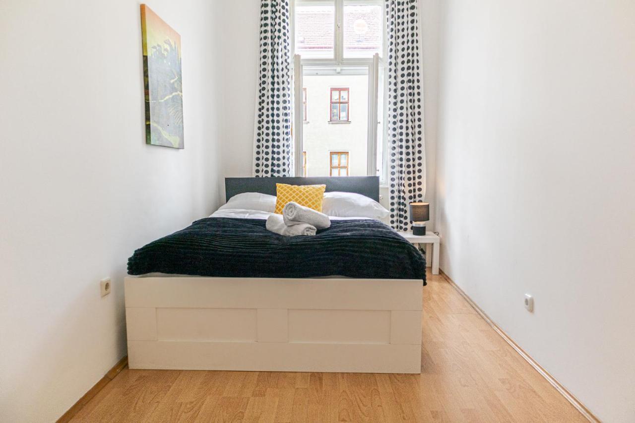 Typical 2br Viennese Apartment Wiener Stadthalle 2