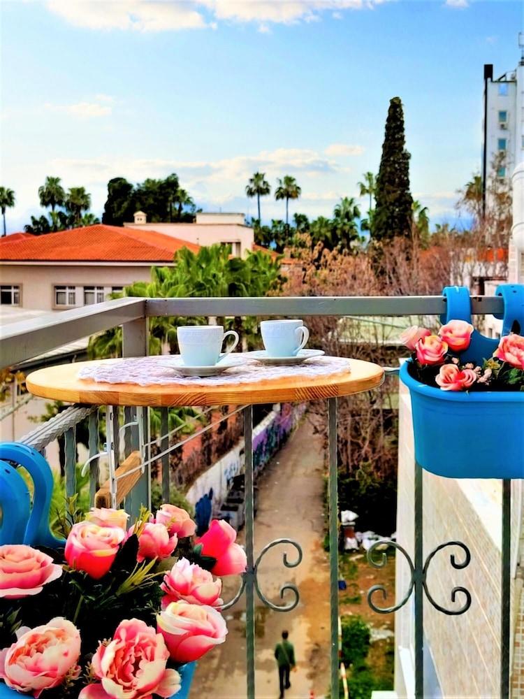 Central Flat Near Seaside in Antalya Muratpasa