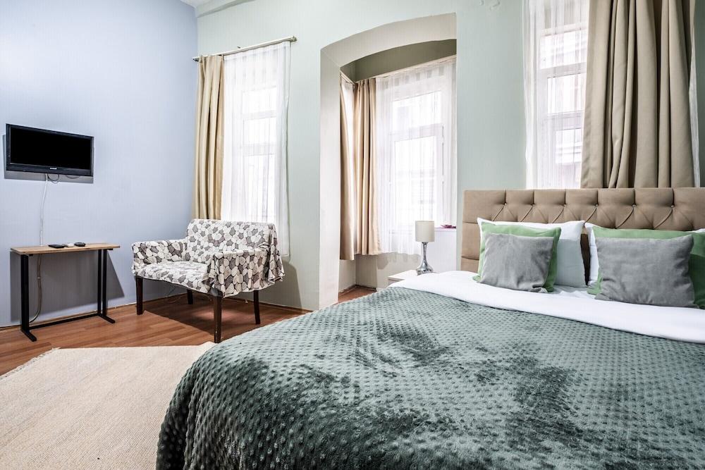 Cozy And Central Studio Flat in Beyoglu
