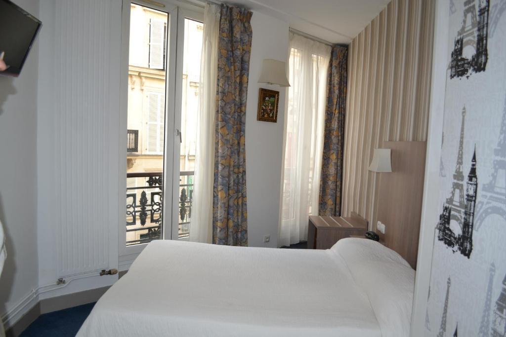 Royal Bergere (Adults only)