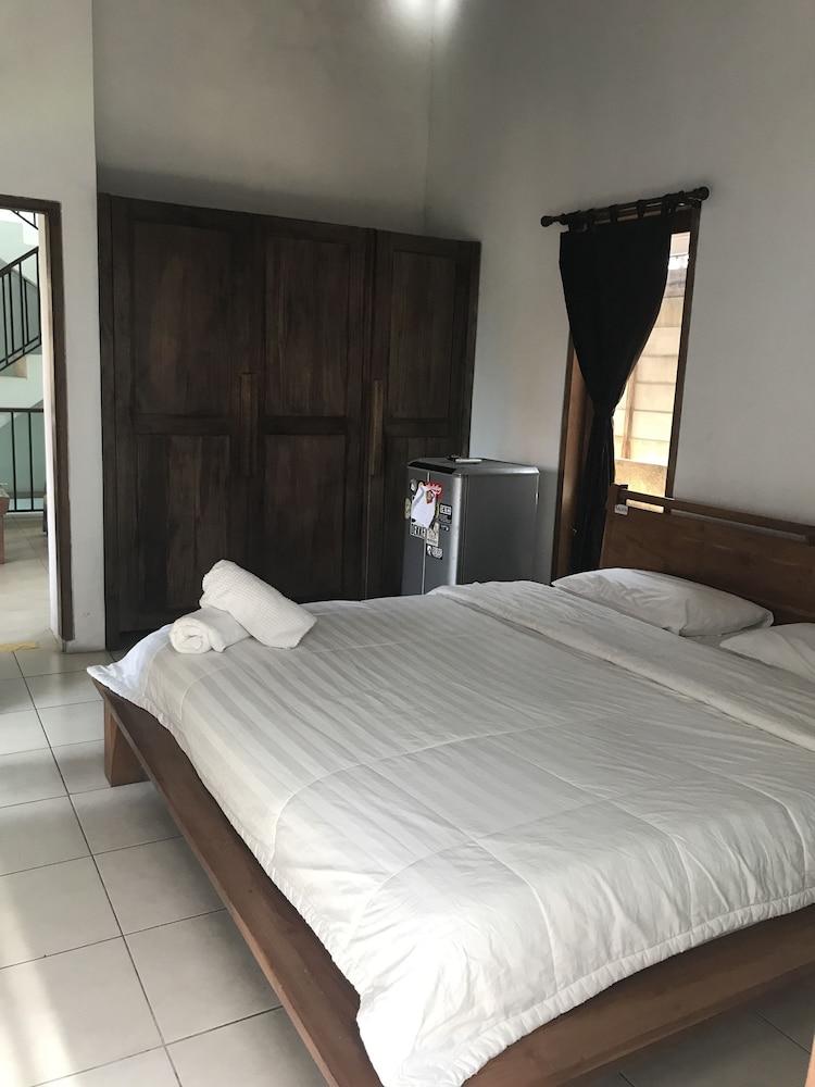 Canggu Surf Hostel