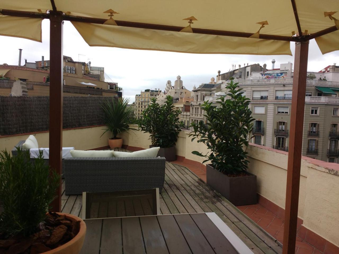 Claris Apartments