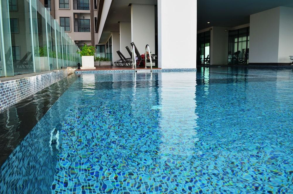 Wooden Suites (The Rich @Sathorn-Taksin)