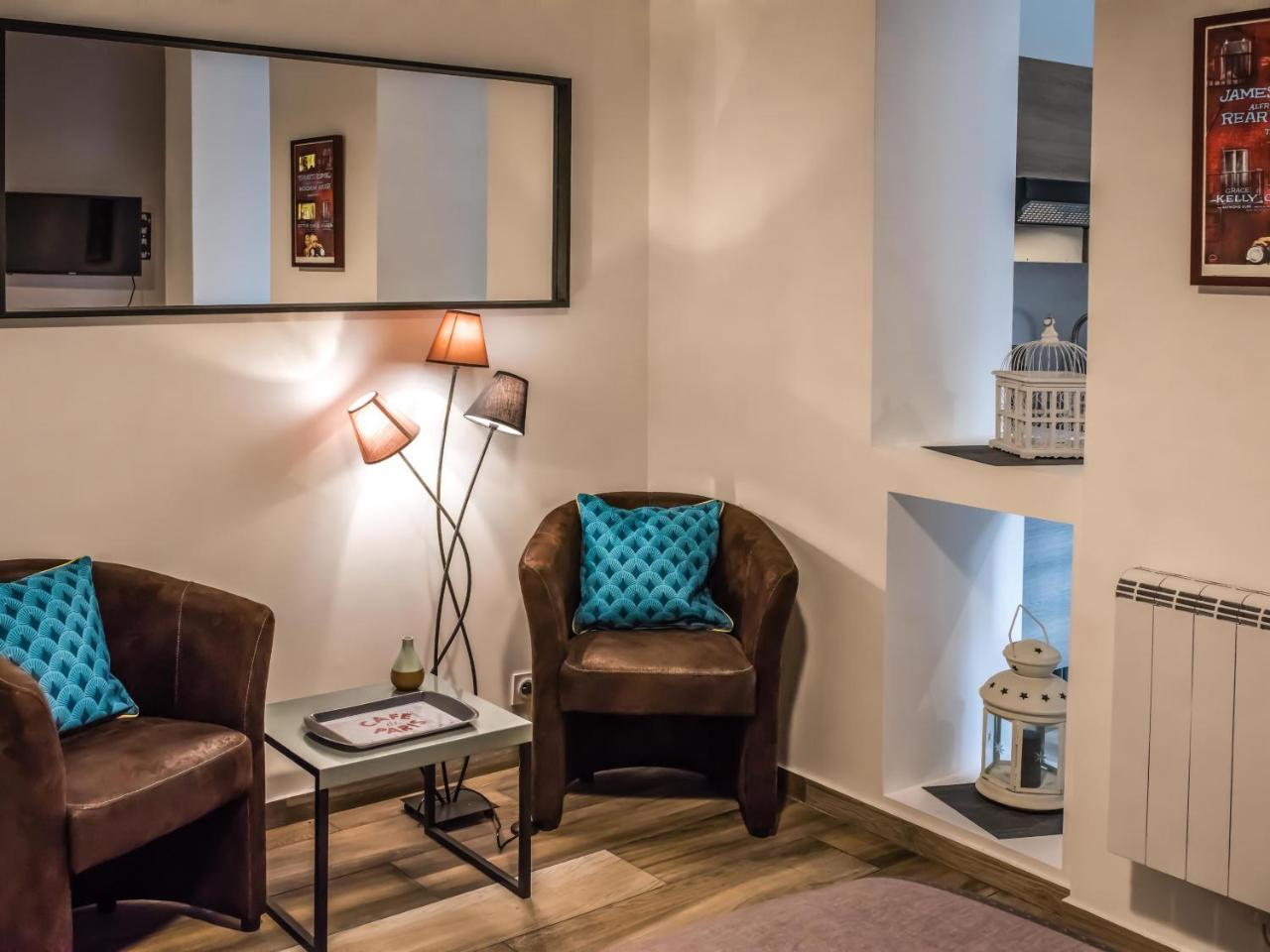 La Cle Des Expos in Paris (Adults only)