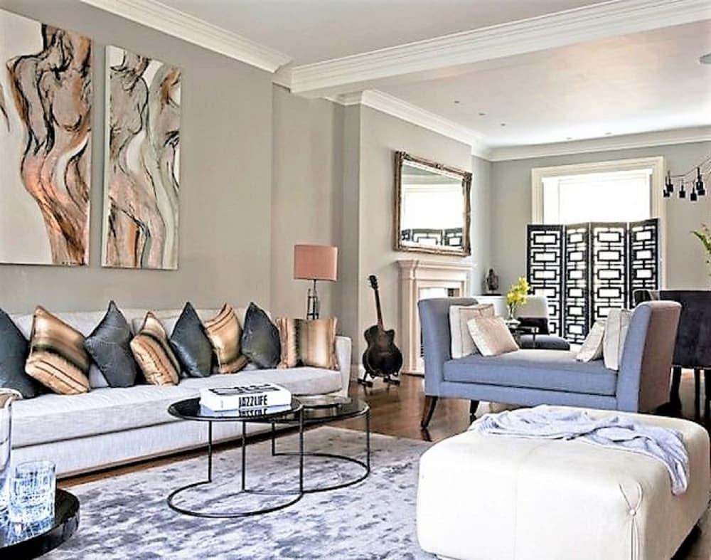 Mondrian Luxury Suites Unesco Old Town