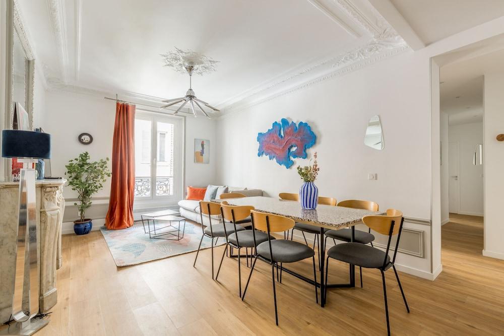 Edgar Suites Spacious Apartment Martyrs