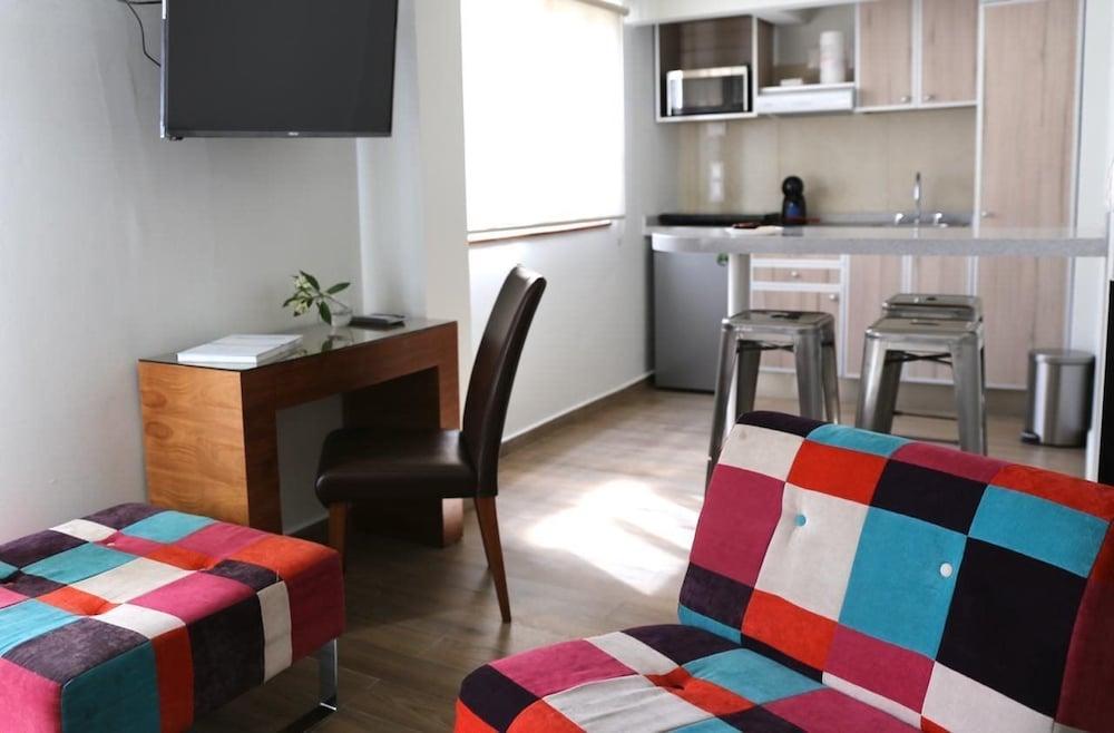 Juub Luxe 1 Bedroom Flat at Reforma