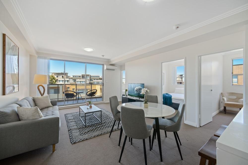 Modern And Spacious Resort-Style Home