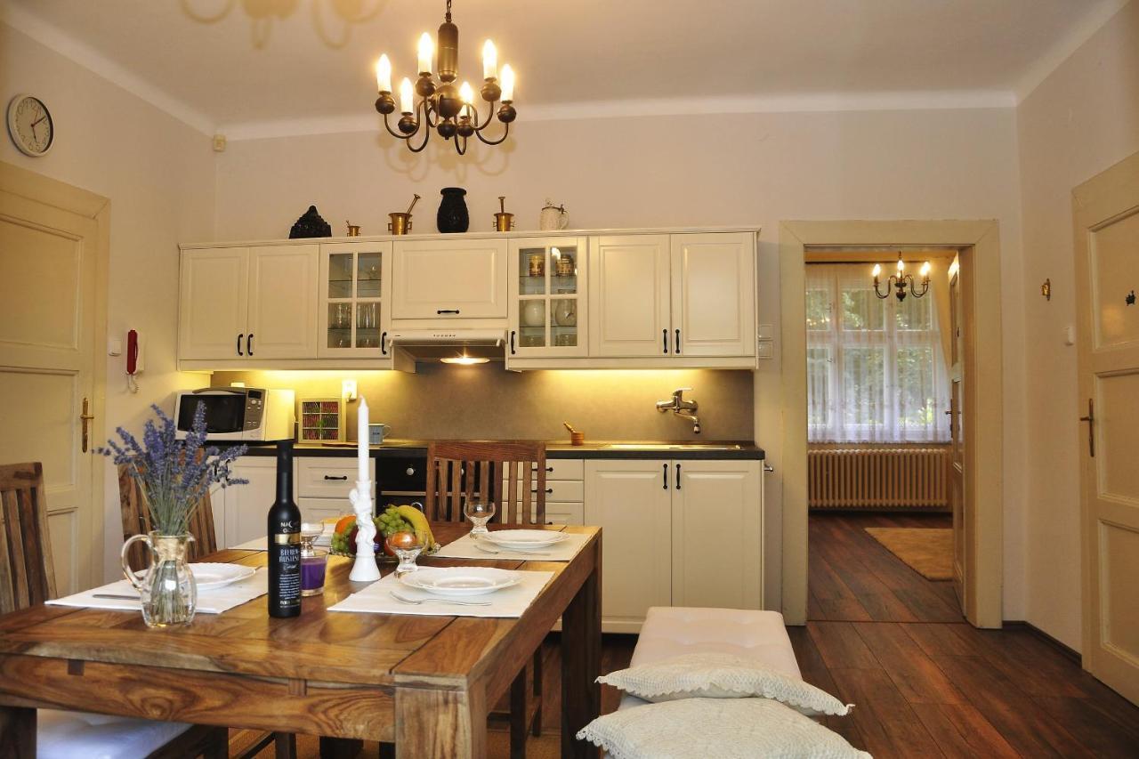 Atmospheric Quiet Apartment