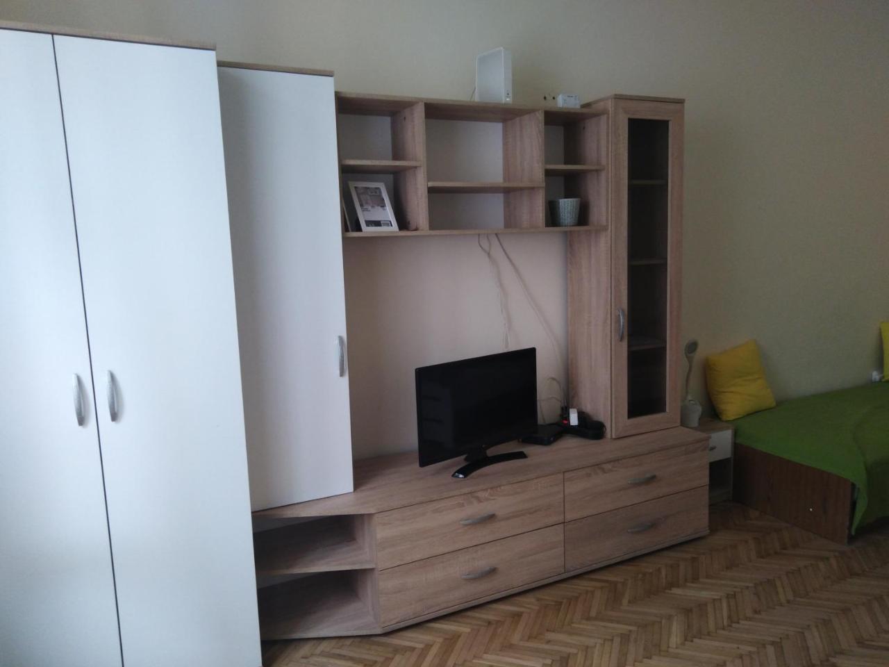 Adrienn Apartment