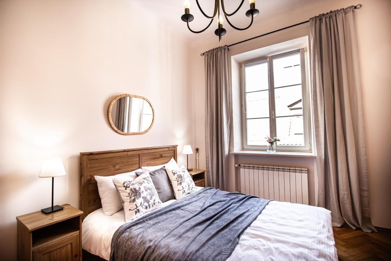 Swietojanska Old Town Apartment