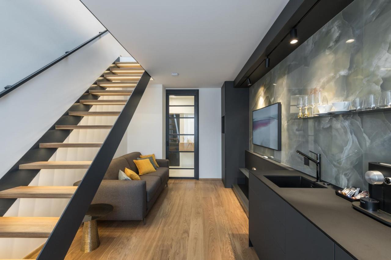 Fully Renovated Stylish Duplex in a Convenient Location