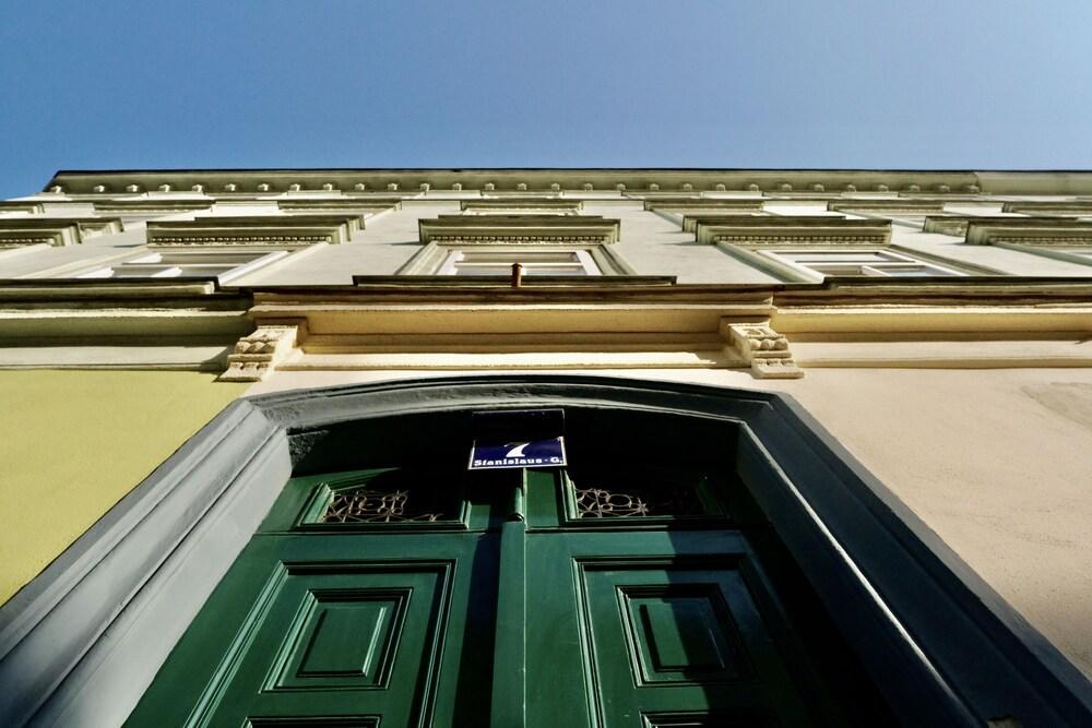 Modern Apartment in the Heart of Vienna 4