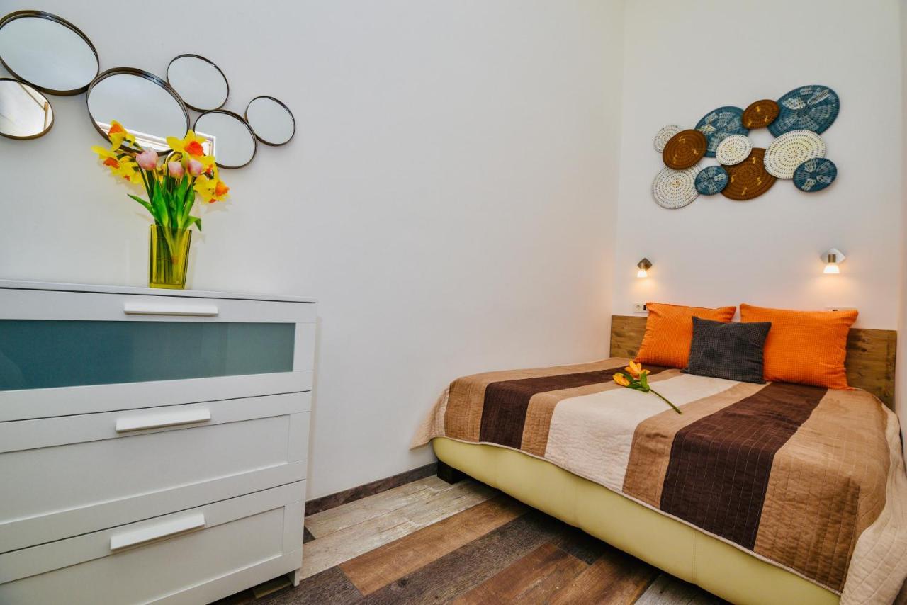 Heart Apartment with Free Private Parking