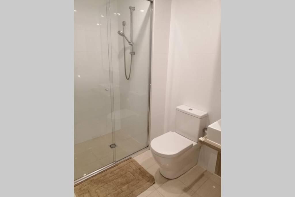 Entire 2 Bedrooms Security Apartment