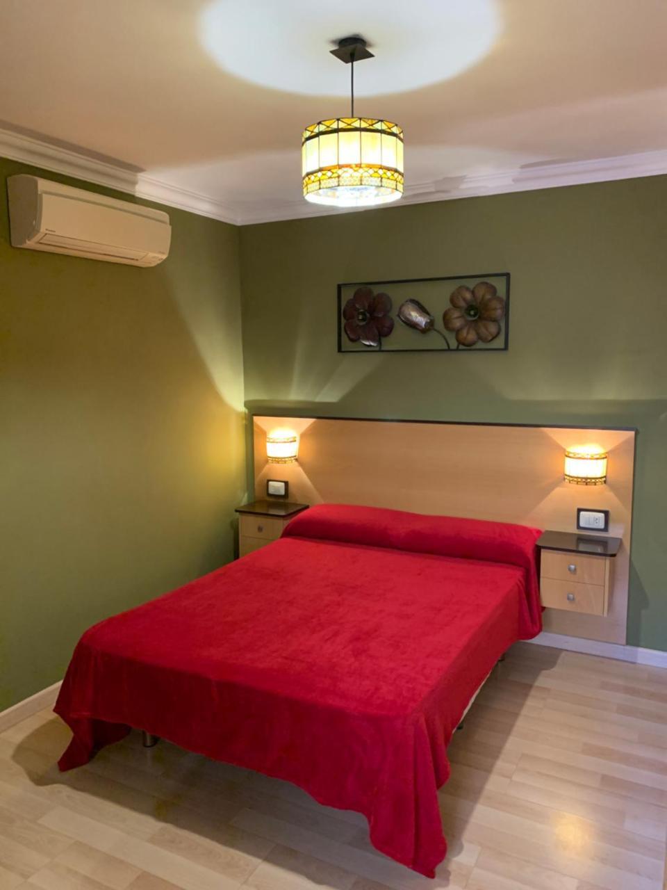 Estancia Frente Al Estadio Y Ramblas