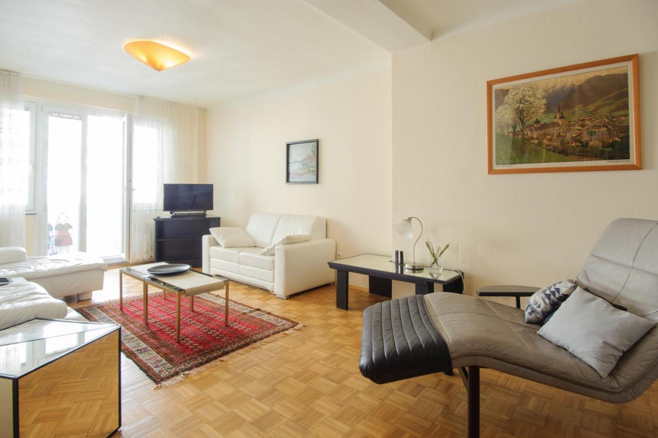 Central Living Apartment Opera