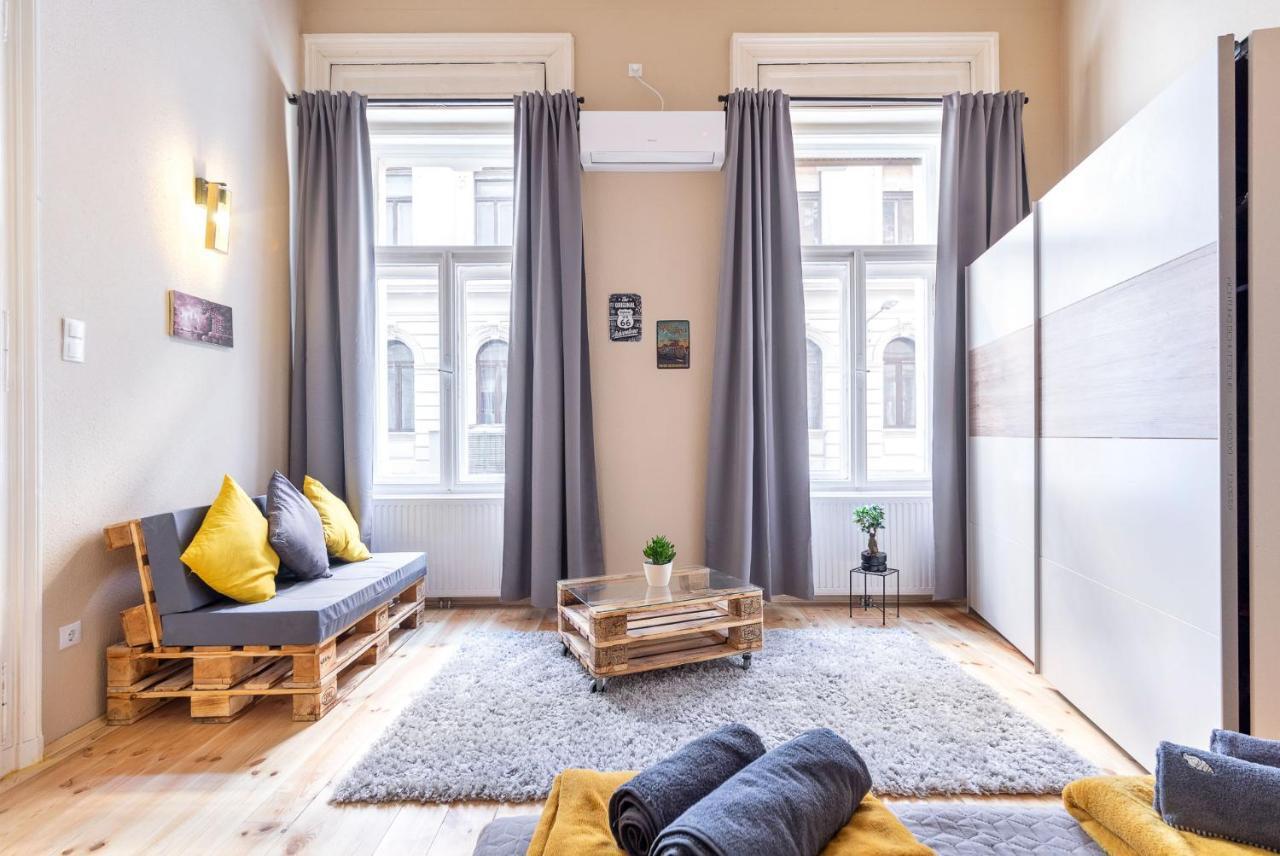 Trendy Grand Boulevard Designer Home
