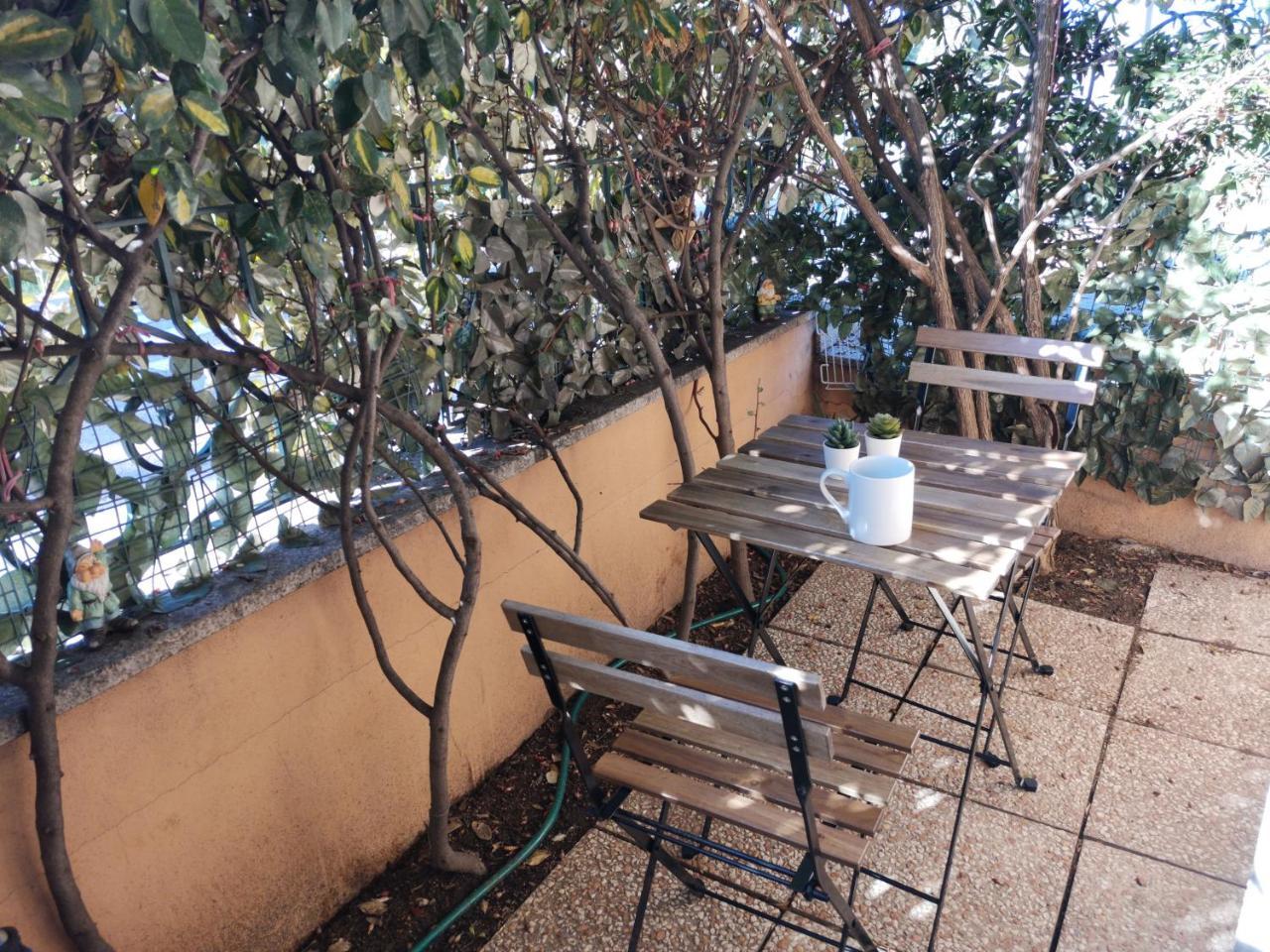 Hommy Lab - Stylish And Modern with Super Kitchen, Separate Entrance, Free Parking - Iun F3158