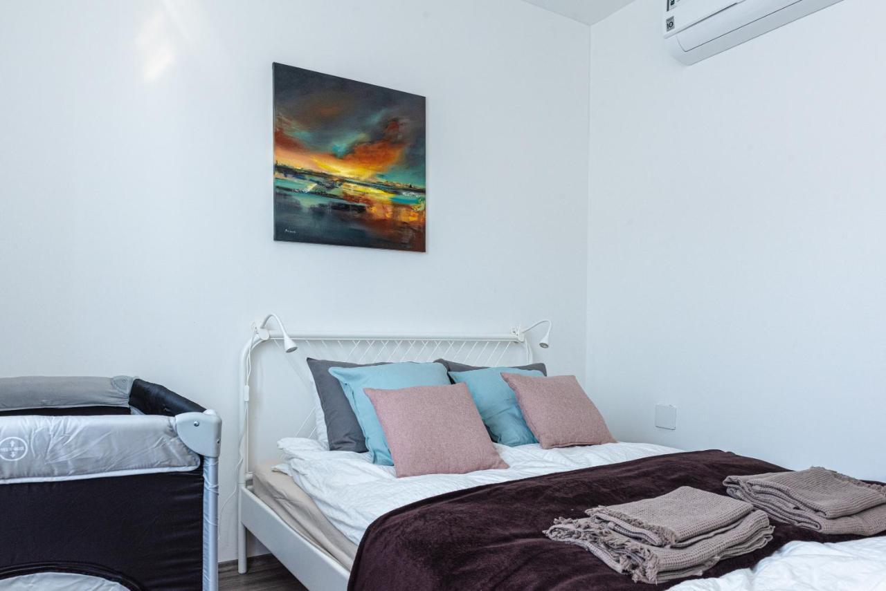 Amphora Luxury Apartment with Free Private Parking And Cozy Balcony