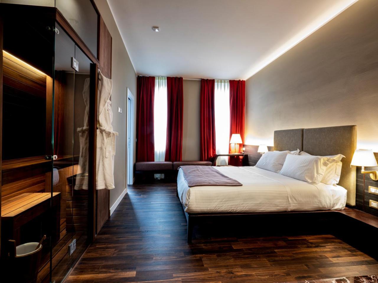 10 Keys Milano (Adults only)