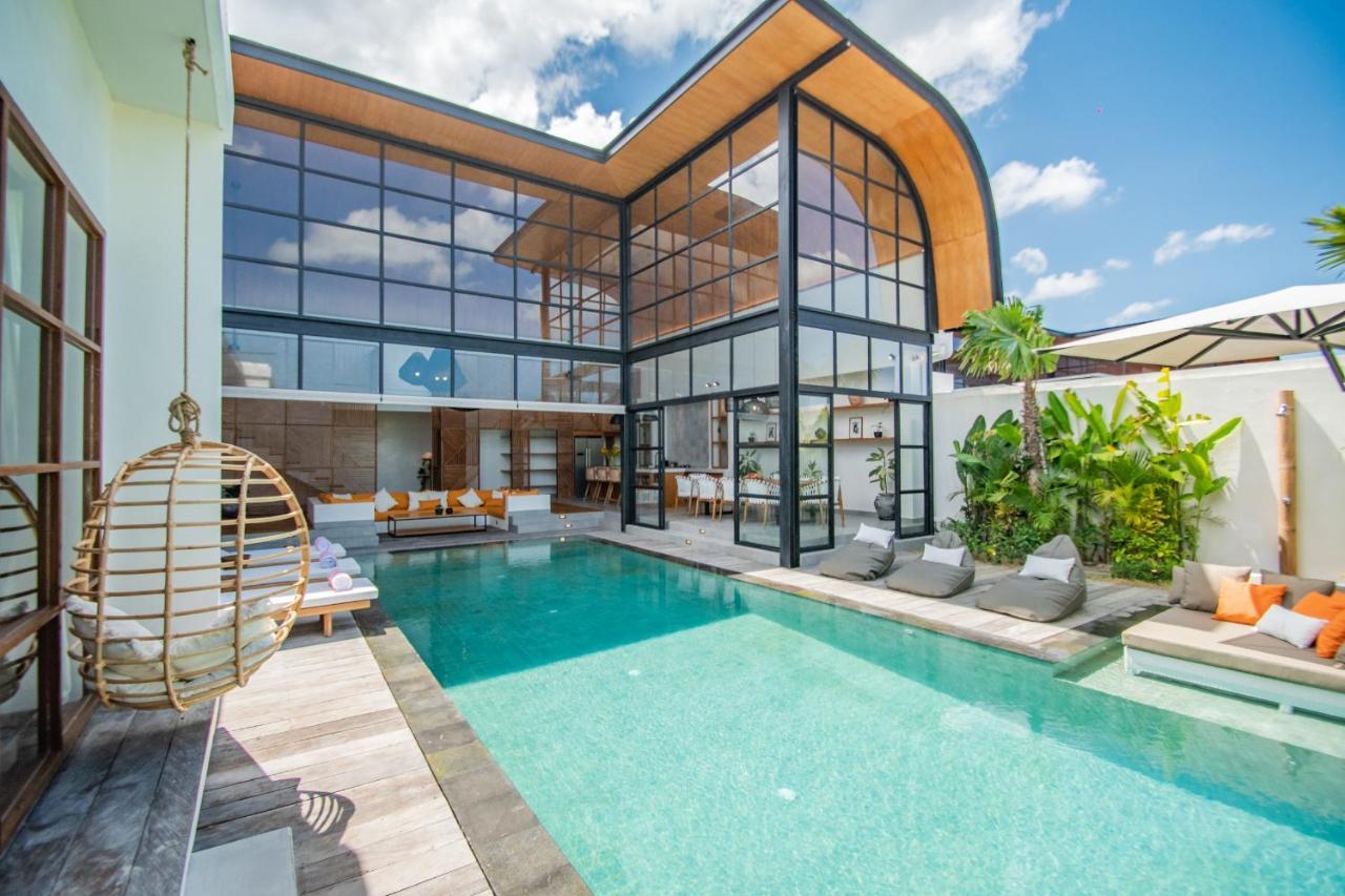 Villa Mango 2 - Amazing 4-Bdr Villa in Berawa ! Perfect Location