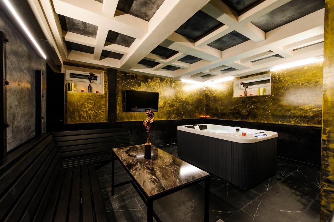 Apartments in Kaunas City Centre with Jacuzzi Bath (Adults Only)