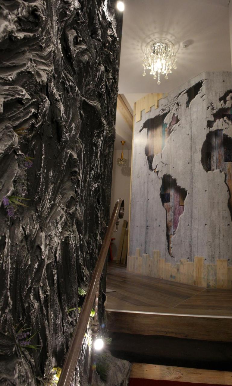 Dp Art Residence - Self Check in