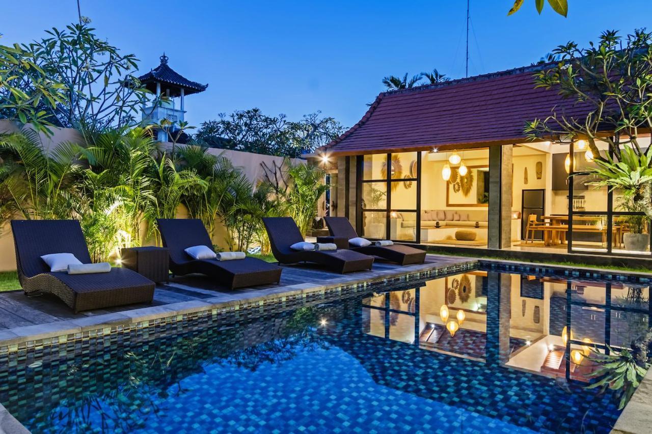 Villa Aruna Batu Bolong Beauty 5 Bed Air/Con Living
