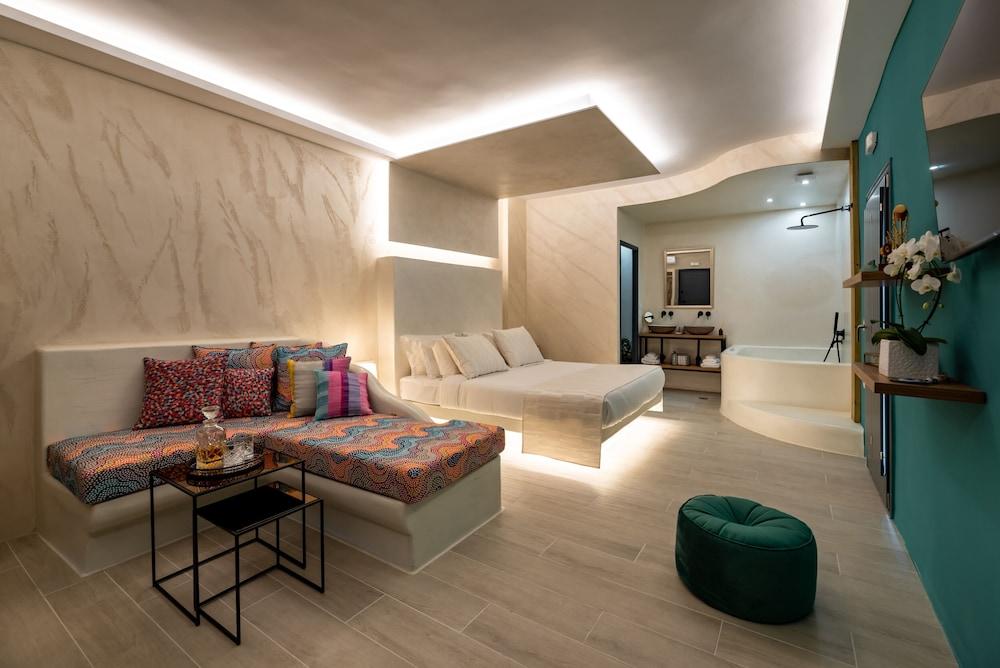 Saint Sin Suites (Adults only)