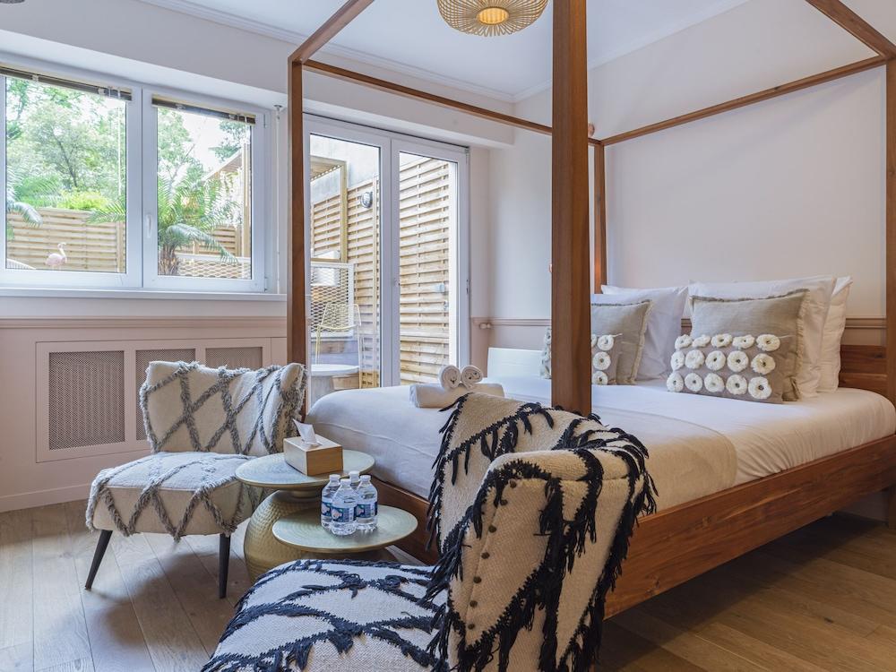 Rose & Garden - Eiffel Tower