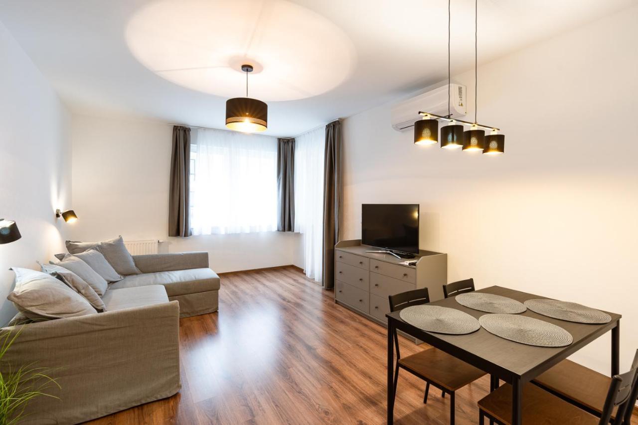 Modern & Newly Built Apartment with Private Garage