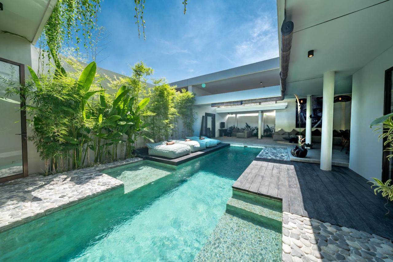 Villa Wiraja 1 - Modern 4 Bdr Villa in Berawa