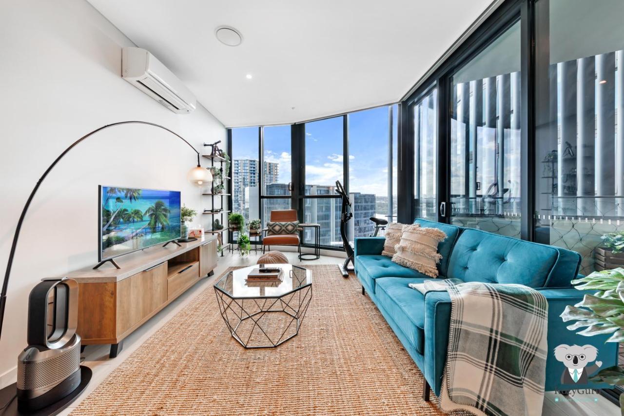 Kozyguru / Wentworth Point /2 Beds + Free Parking