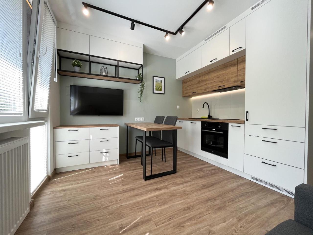 Batorego 16 Yellow Prywatne Mieszkanie 300m Od Metro Pole Mokotowskie I Sgh Samodzielne Zameldowanie!