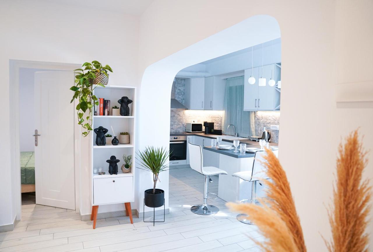 Sunstone Apartment